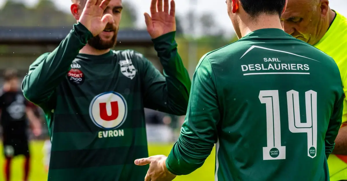Les 10 footballeurs méconnus dont la biographie vous surprendra