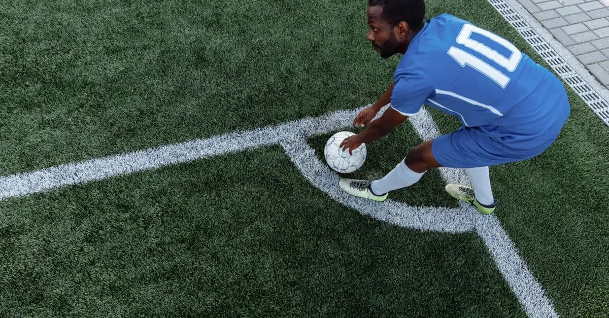 Les 10 footballeurs méconnus dont la biographie va vous étonner
