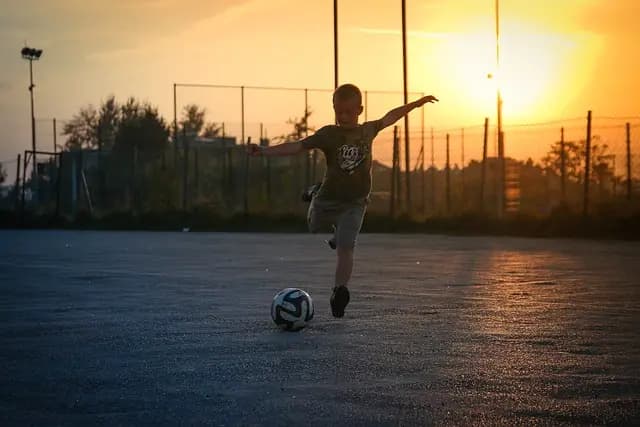 Les 10 footballeurs dont la biographie vous surprendra