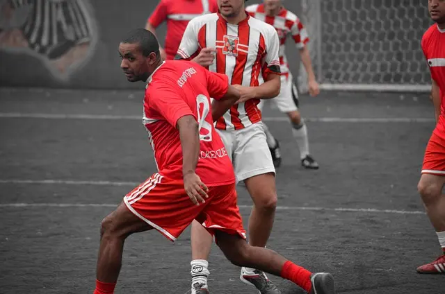 Les parcours inspirants des footballeurs méconnus