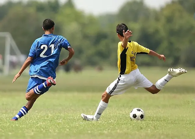 Les 10 footballeurs dont la biographie vous surprendra
