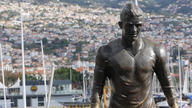 Les 10 biographies de footballeurs qui ont marqué l'histoire